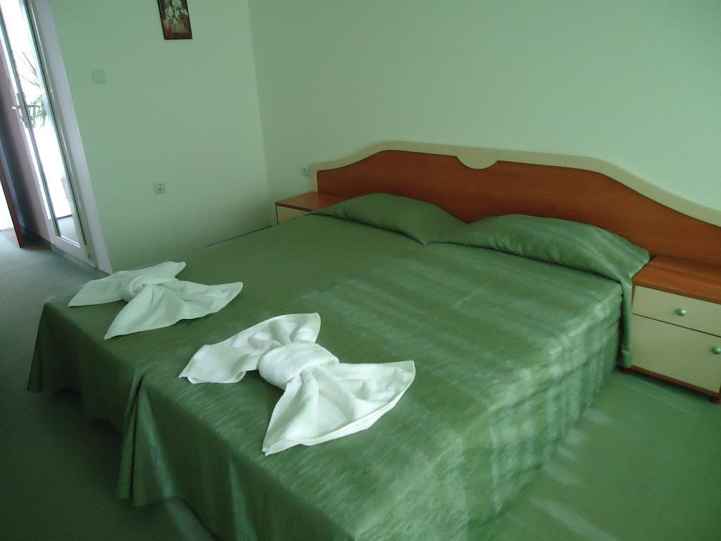Pension Ruskovi Guesthouse Ravda Habitación foto
